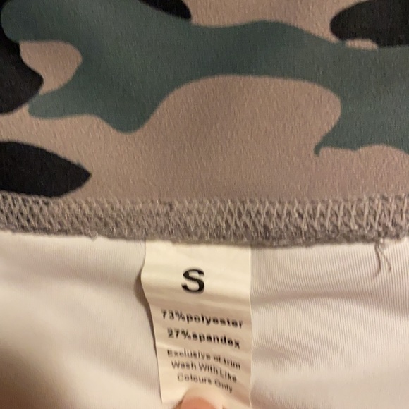 KFT Brand Camo Workout Shorts Size Small - Picture 5 of 5